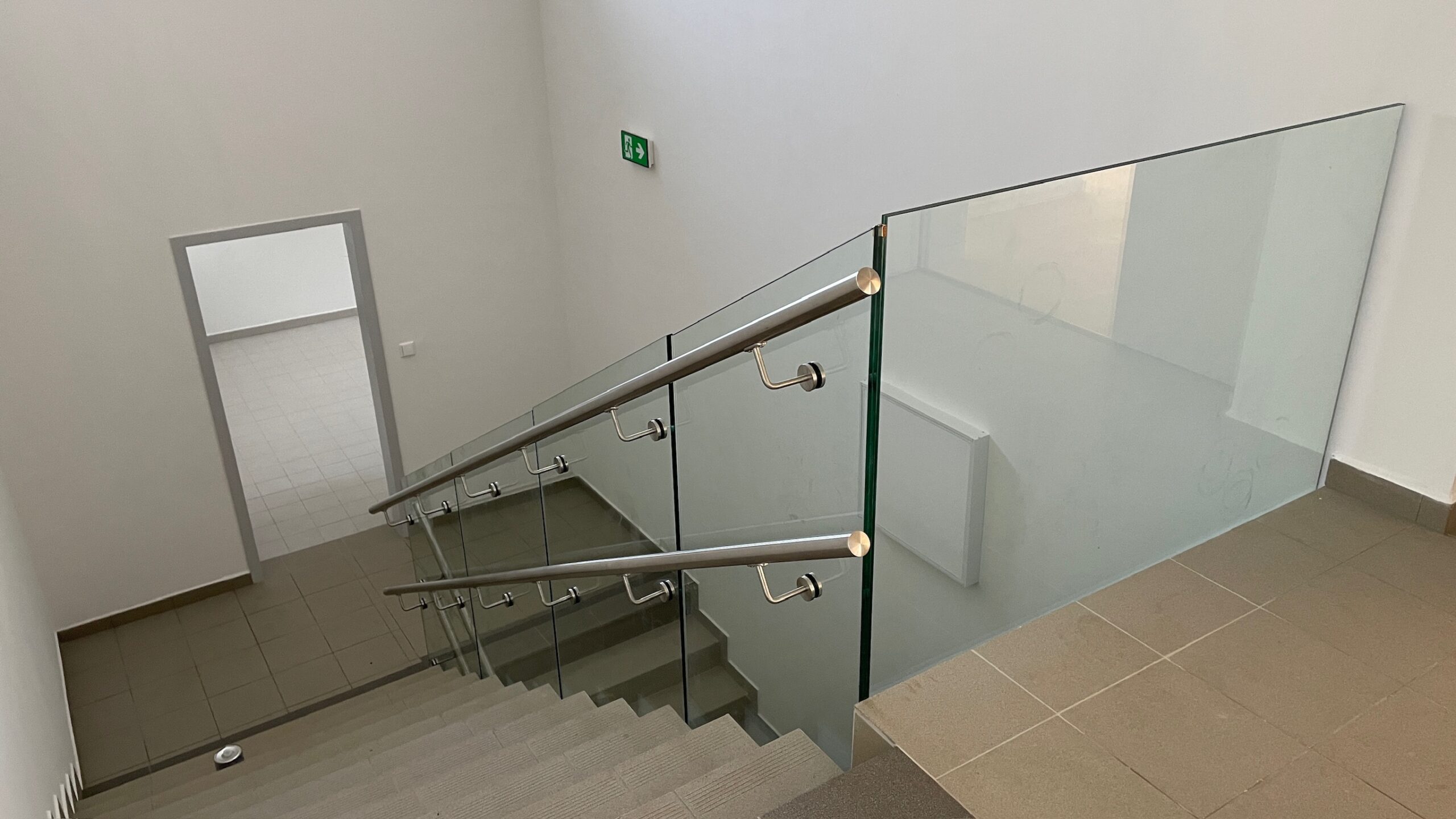 Interiérové schodiště skleněné